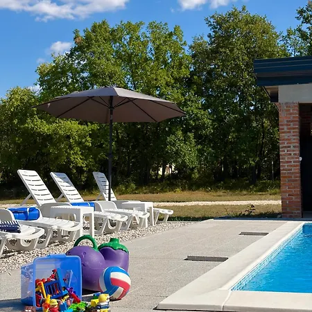 فيلة Angolo *